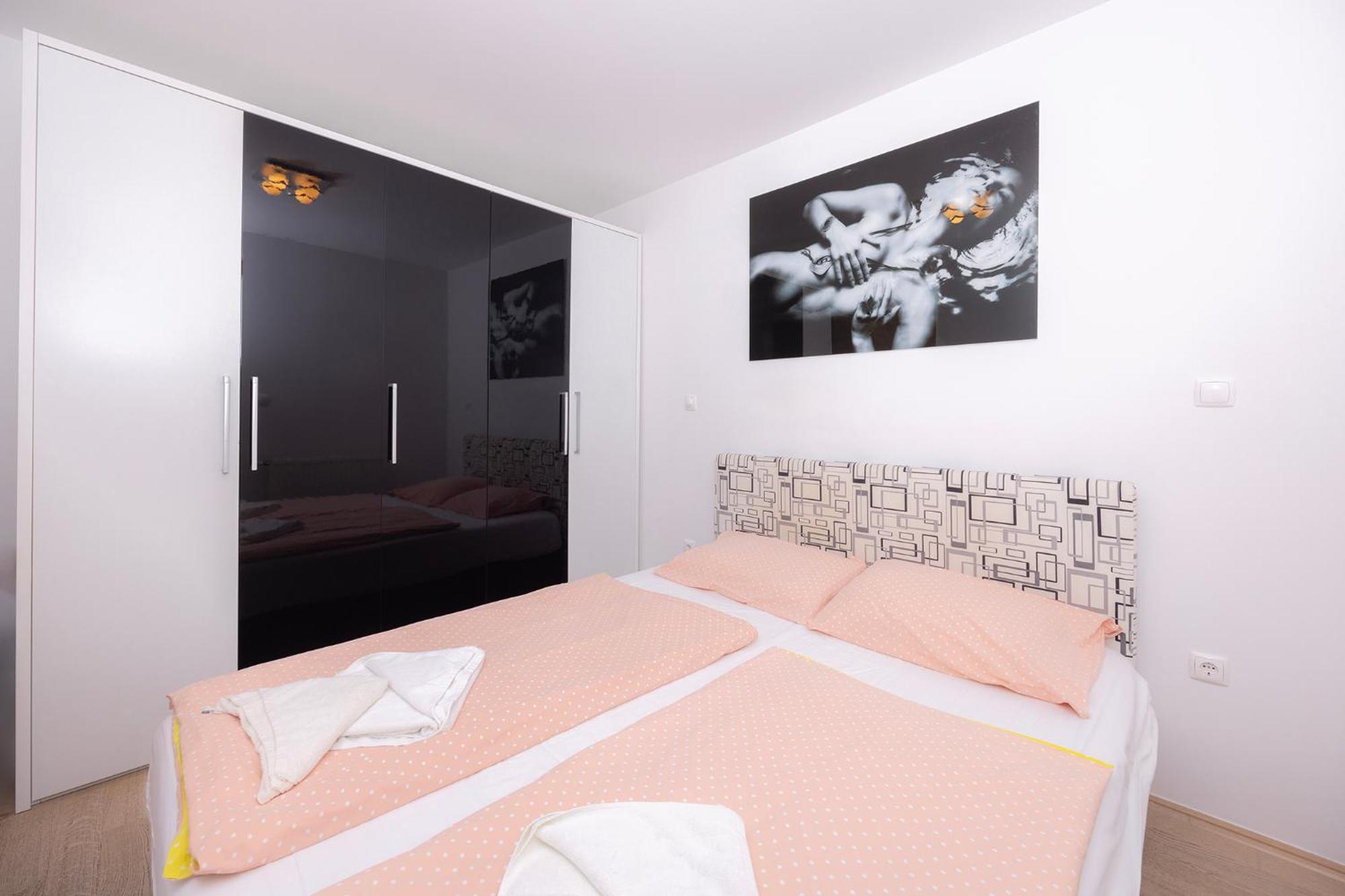 Apartment Arnika ครานสกา โกรา ภายนอก รูปภาพ
